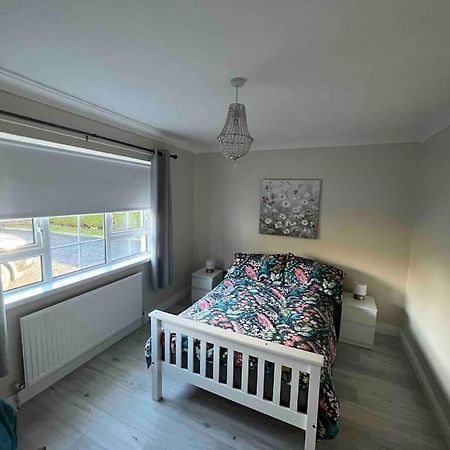 Cosy 4 Bed Bungalow In Quiet Residential Area! Strabane Esterno foto