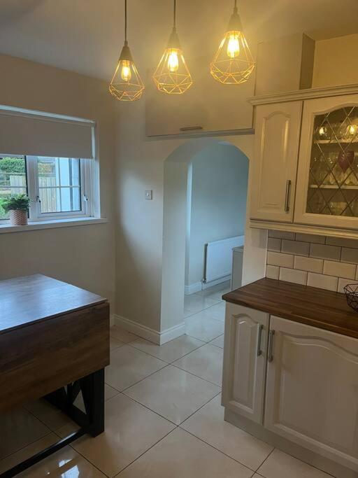 Cosy 4 Bed Bungalow In Quiet Residential Area! Strabane Esterno foto
