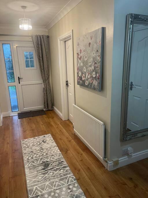 Cosy 4 Bed Bungalow In Quiet Residential Area! Strabane Esterno foto