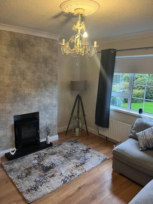 Cosy 4 Bed Bungalow In Quiet Residential Area! Strabane Esterno foto