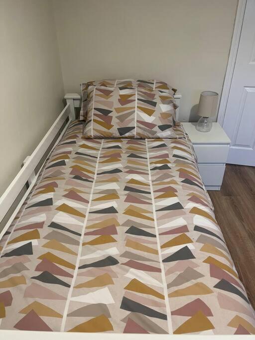 Cosy 4 Bed Bungalow In Quiet Residential Area! Strabane Esterno foto